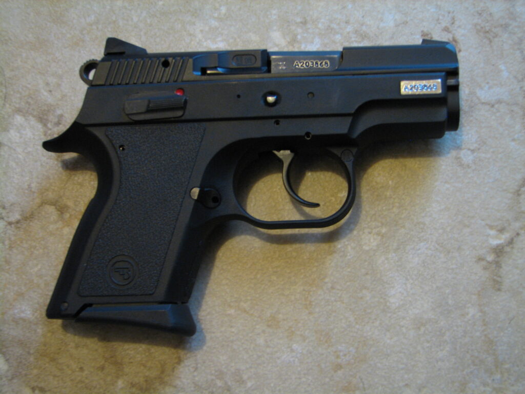 CZ 2075 RAMI - pistolet subcompact semi-automatique 9 mm par Česká zbrojovka